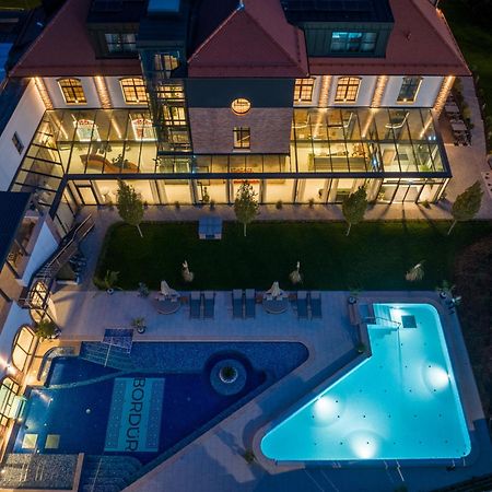 Bordur Wellness Hotel Superior Es Szonyegmuzeum Bekesszentandras Ngoại thất bức ảnh