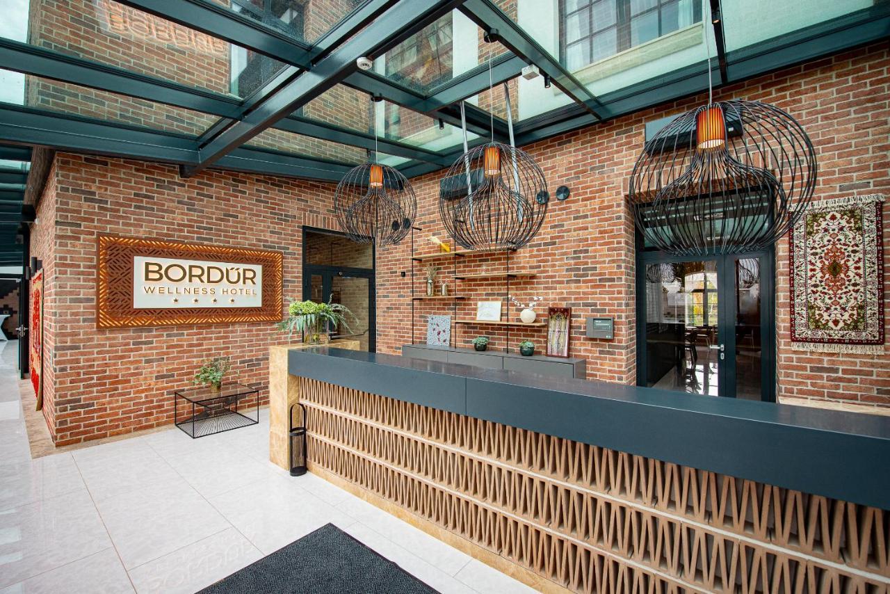Bordur Wellness Hotel Superior Es Szonyegmuzeum Bekesszentandras Ngoại thất bức ảnh