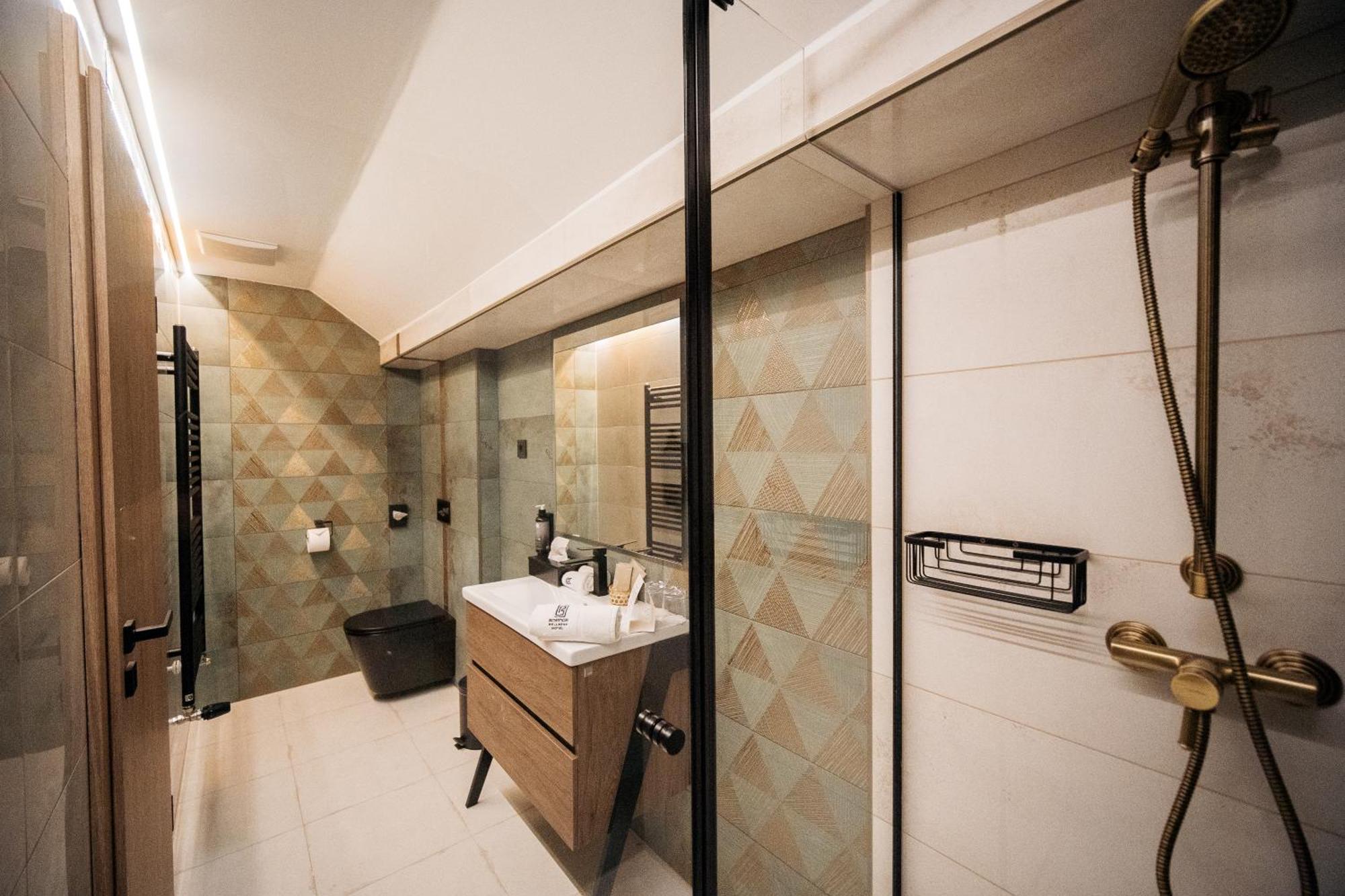 Bordur Wellness Hotel Superior Es Szonyegmuzeum Bekesszentandras Ngoại thất bức ảnh